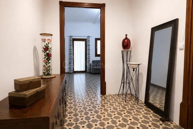 PLANTA BAJA CON PATIO PRIVADO Y AMPLIO SÓTANO - foto 2