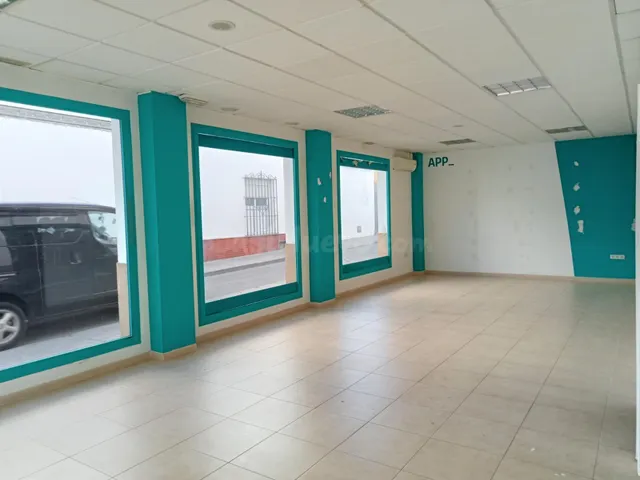 Local comercial en venta en pleno centro de Umbrete - foto 5