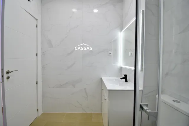 ZONA CENTRO– Planta baja Reformado a estrenar con 2 habitaciones y 2 baños. — 37