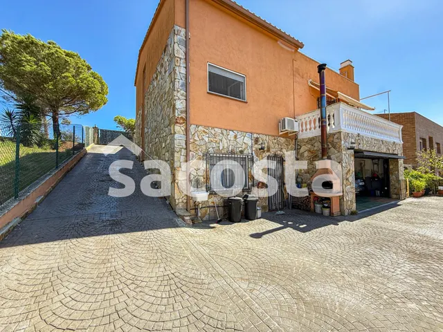 Exclusiva casa con piscina en Mas Borinot, Blanes - foto 3