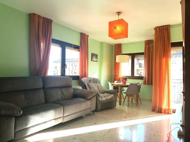 Piso a la venta, con vistasy terraza en el centro de Totana