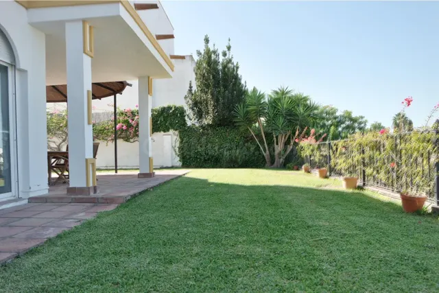 Impresionante chalet con piscina y en zona con campo de golf — 5