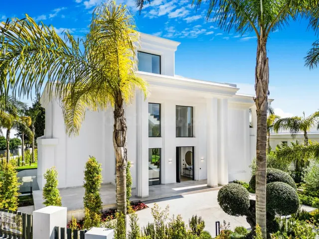 EXCLUSIVO RESIDENCIAL DE OBRA NUEVA EN LA COSTA DEL SOL — 18