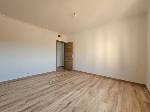 PISO DE 4 habitaciones EN MANRESA — 12