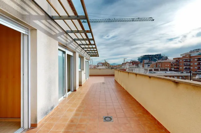 Un ático para estrenar. Una terraza para disfrutar. Una vida por comenzar. — 16