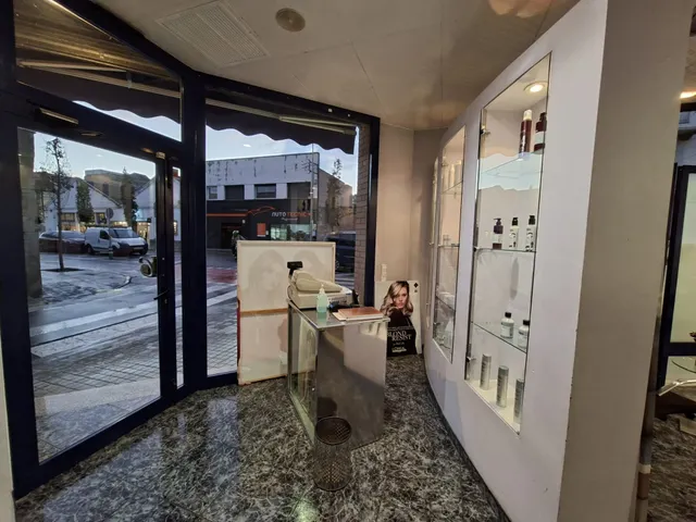 Lloguer de local comercial equipat com a perruqueria a l’Avinguda Balmes d’Igualada — 9