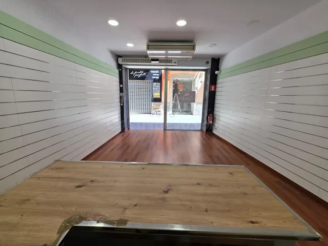 LOCAL COMERCIAL EN CALLE ARGENT - foto 4