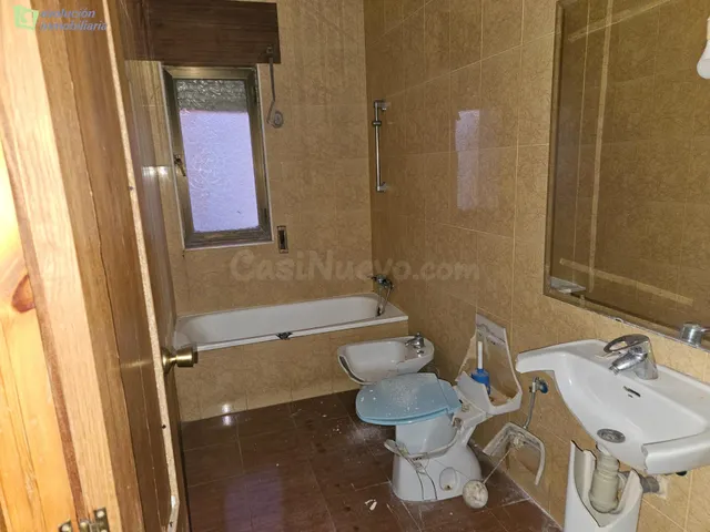 Se vende casa de pueblo para reformar en Castrillo de la Vega, — 3