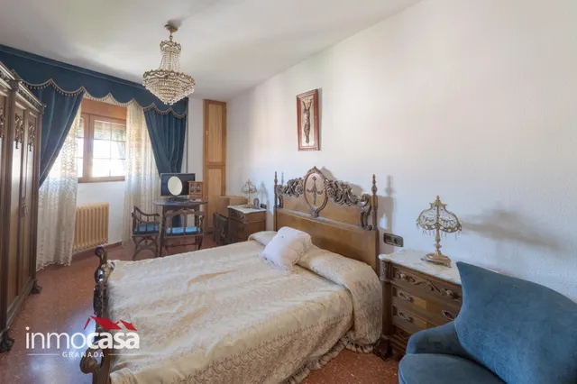 Piso de 4 dormitorios con garaje en carretera de málaga – la chana - Granada — 36