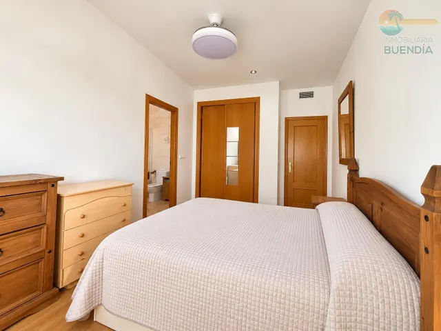 CHALET CON PISCINA EN EL PARETON — 12