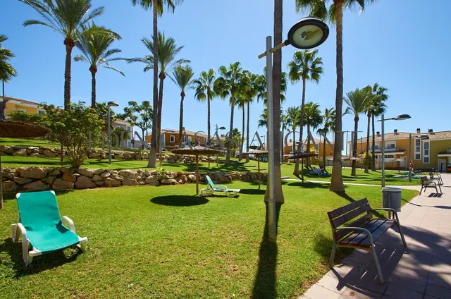 REF: 01525 ADOSADO BONALBA GOLF — 37
