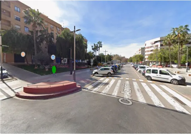 PLAZA DE PARKING AL LADO DE LA AVENIDA CALLE AZORIN — 7