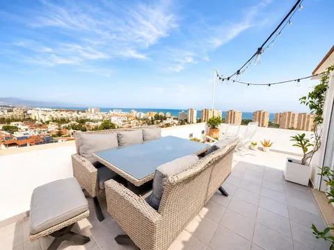 Ático dúplex de dos dormitorios con vistas al mar en Torremolinos, Costa del Sol