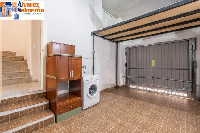 ADOSADA EN URBANIZACIÓN EN HUETOR VEGA — 39