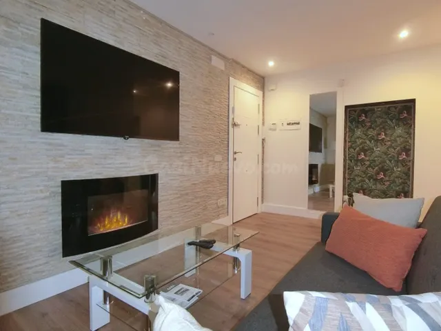 SE ALQUILA APARTAMENTO EN PLANTA BAJA CON AMPLIA TERRAZA EN  - foto 2