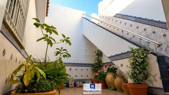 Chalet independiente de esquina con piscina y terraza con vistas al mar en El Rompido Cartaya, Huelva. — 29