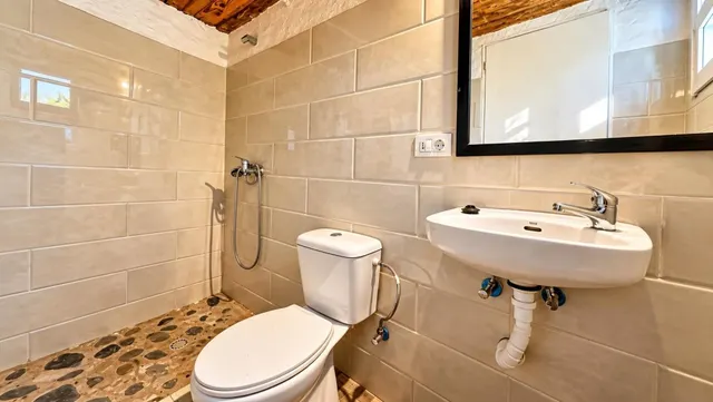 Finca exclusiva en Vilaflor · 2 viviendas, viñedo, bodega y piscina — 76
