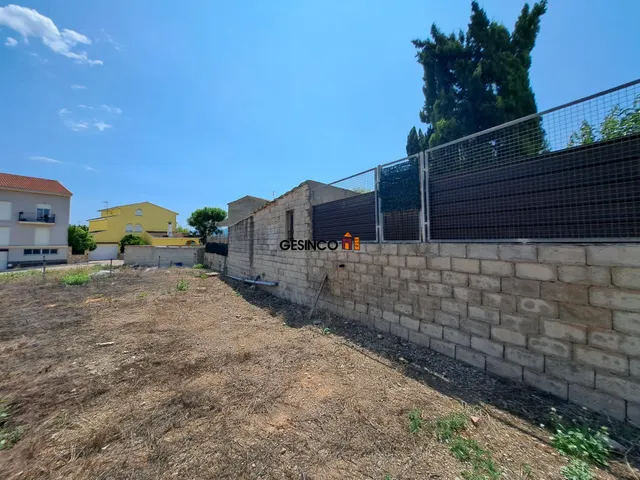 SOLAR URBANO EN ZONA TRANQUILA — 2