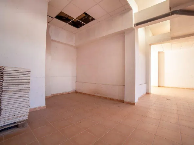 Local comercial de 169 m2 — 13