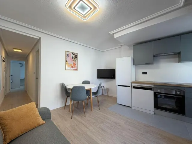 Apartamento 2 habitaciones 53m² en venta - Estacion de autobuses — 12