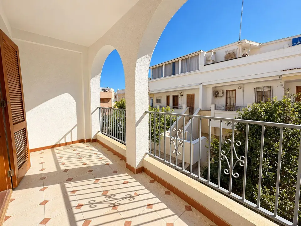 Atico Duplex 3d 2 B solárium Sur a 200 mts de la playa de La Mata- AV Europeos