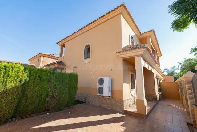 CHALET CON PISCINA LISTO PARA ENTRAR A VIVIR - foto 3