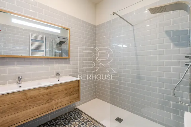Piso con jardín privado en finca catalogada - Teià centro — 31
