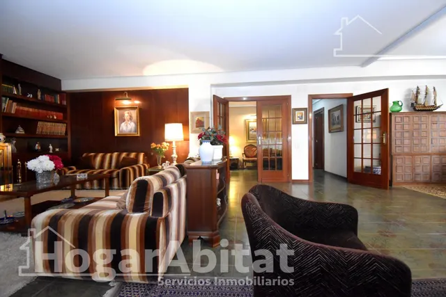 GRAN PISO SEÑORIAL CON BALCÓN Y TERRAZA EN AVENIDA PRINCIPAL — 18