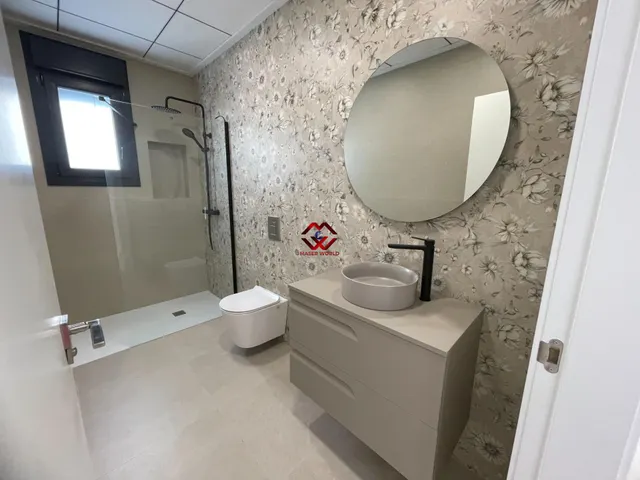 Chalet independiente de diseño con piscina privada y jardín en Heredades — 43