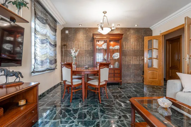 Magnífica casa unifamiliar de 4 dormitorios grandes en Otura — 8