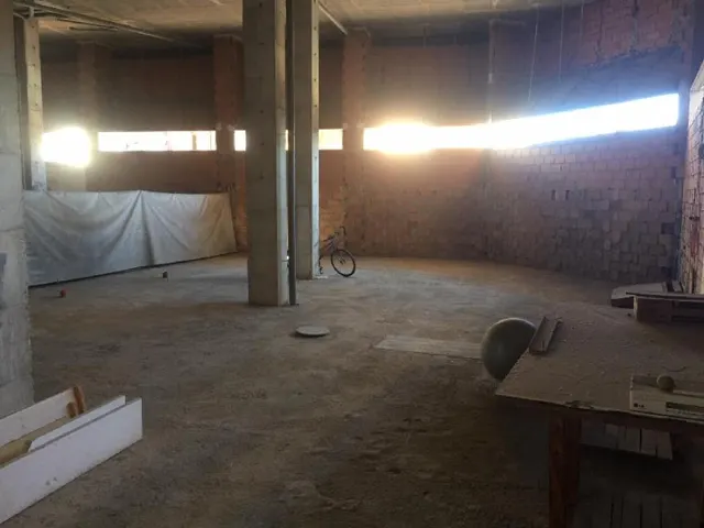 Local comercial en esquina frente al Ayuntamiento de El Campello — 8