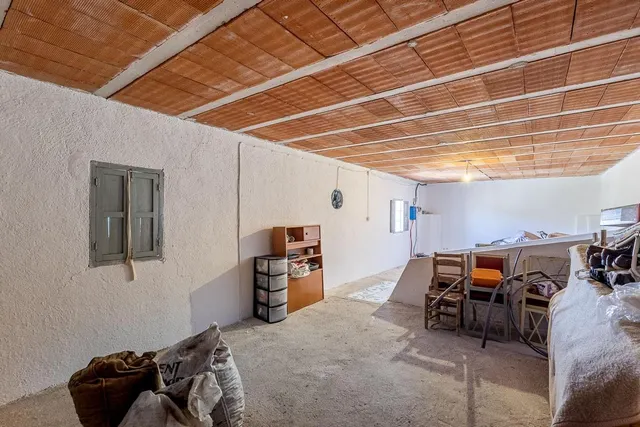 Casa rural en término de Montefrío. — 15