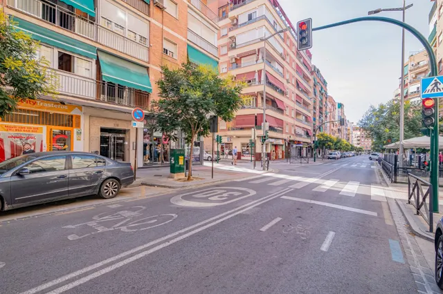 Atico muy amplio con gran terraza en Arabial — 44