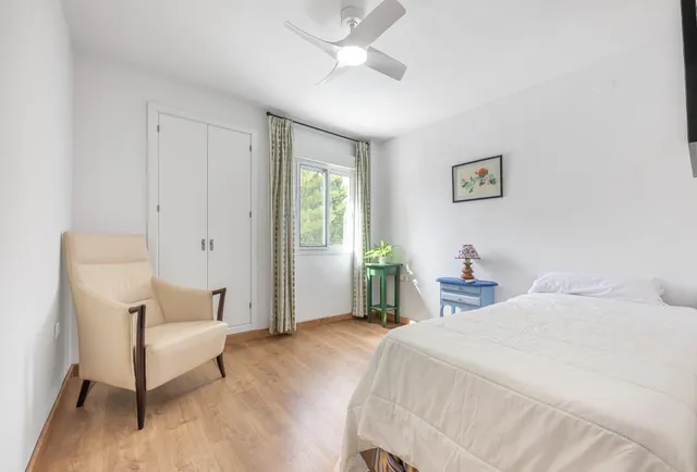 Vivienda con terraza y vistas al mar en Avenida de las Gaviotas, Fuengirola — 28