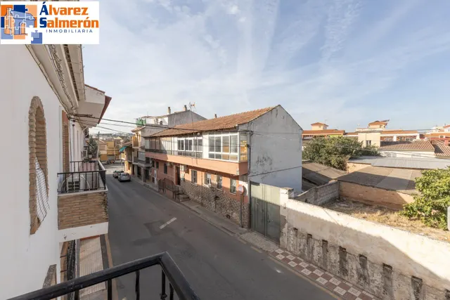 Casa en esquina en venta en Las Gabias — 43