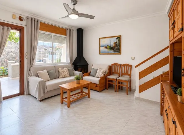 Dúplex de 4 dorm. y garaje en Torre de la Horadada – A 150 metros de la playa — 12