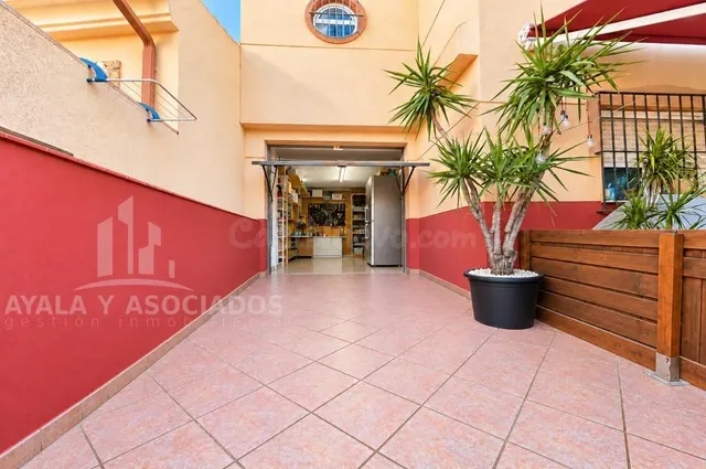 DÚPLEX CON JARDÍN Y GARAJE EN VENTA, EN EL BOHIO - foto 5