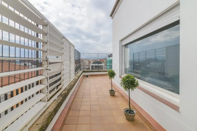 ÀTIC ZONA POBLE NOU — 2