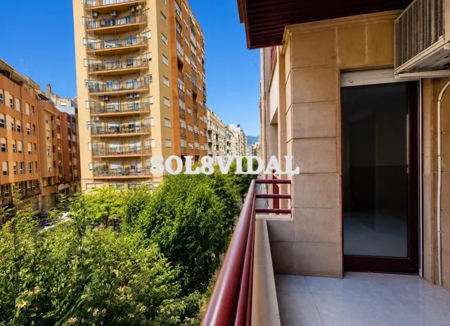 PRECIOSO PISO EN EL CENTRO DE ORIHUELA - foto 4