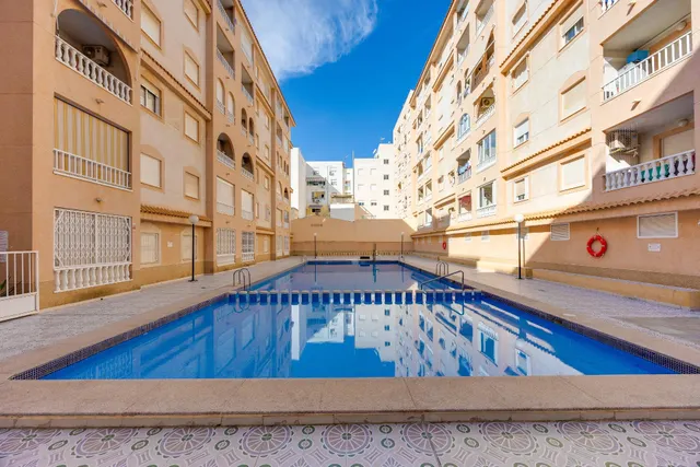 Apartamento de 2 dormitorios y piscina comunitaria en Playa del Cura — 26