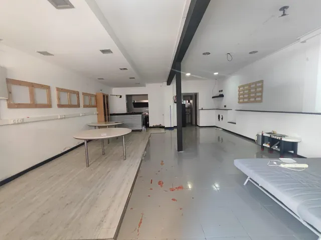 LOCAL COMERCIAL EN VENDA AL CENTRE DE VILANOVA DEL CAMÍ — 3