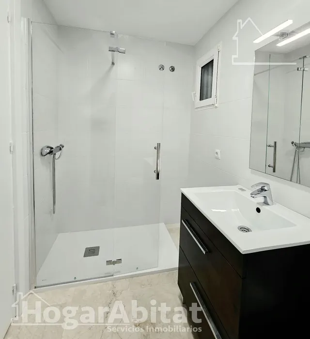 ¡Preciosas vistas al mar! Reformado en residencial con piscina y balcón — 21