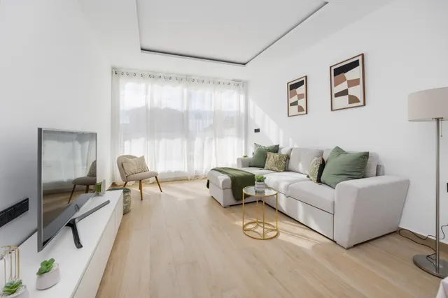 Villa moderna de 3 dormitorios con piscina privada en Aguas Nuevas, Torrevieja — 16