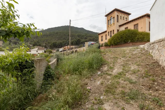 ESPECTACULAR TERRENO DE 876M2 EN PINOS DEL VALLE - foto 2