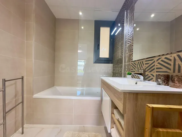APARTAMENTO DE 3 DORMITORIOS 2 BAÑOS +2 PLAZAS DE GARAJES EN ORIHUELA COSTA (PLAYA FLAMENCA) — 28