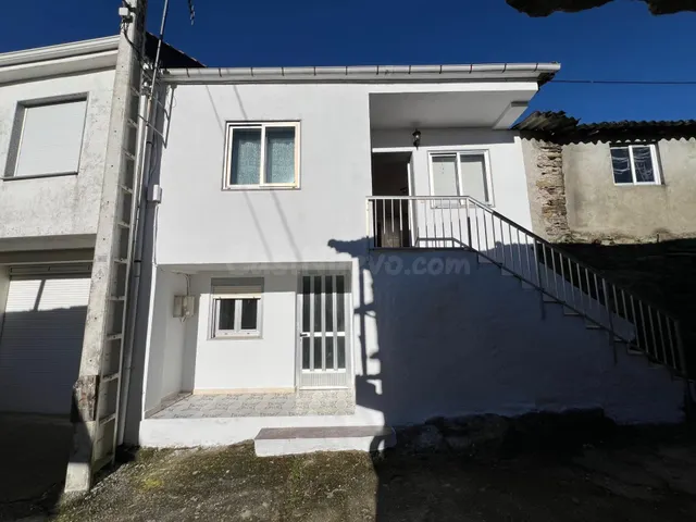 CASA SEMI REFORMADA EN VILAR
