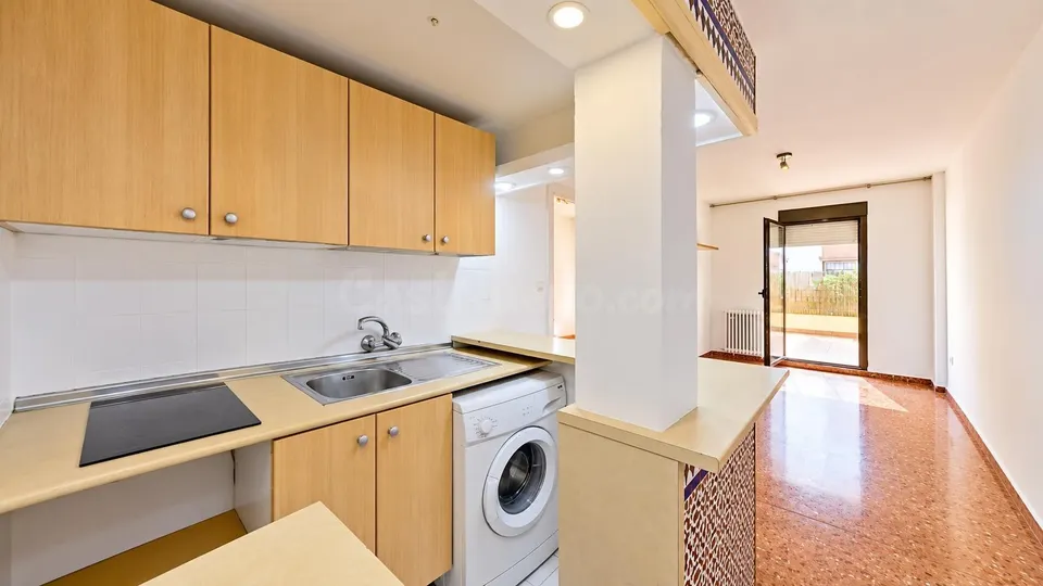 Bonito apartamento soleado y con terraza en Alcázar del Genil junto al helicóptero