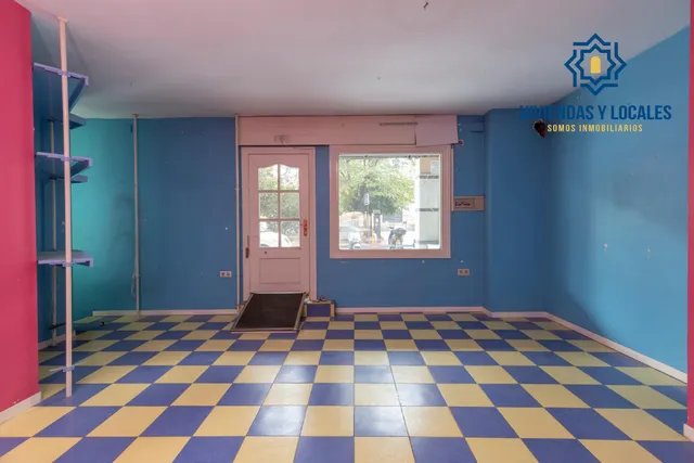 Local comercial en venta en calle agustina de aragón — 10