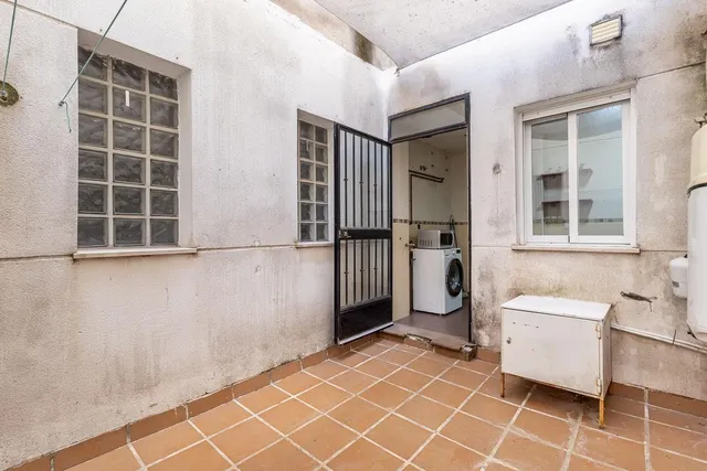 Piso con garaje, trastero y excelente ubicación en Huétor Vega — 9