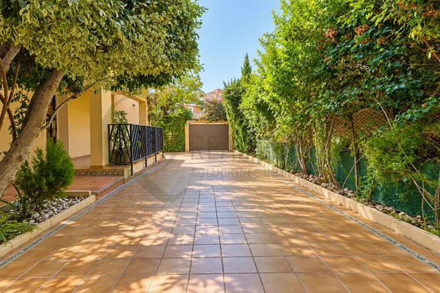 Chalet independiente a 100 m del mar con jardín y piscina en Cabo de las Huertas. — 12